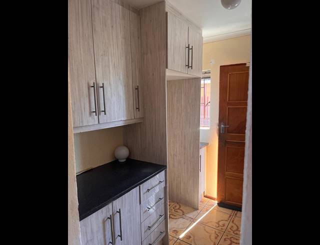 2 BEDROOM HOUSE FOR SALE IN MMABATHO 15